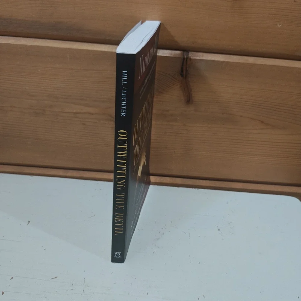 Outwitting the Devil: The Secret to Freedom and Success 9781640951839